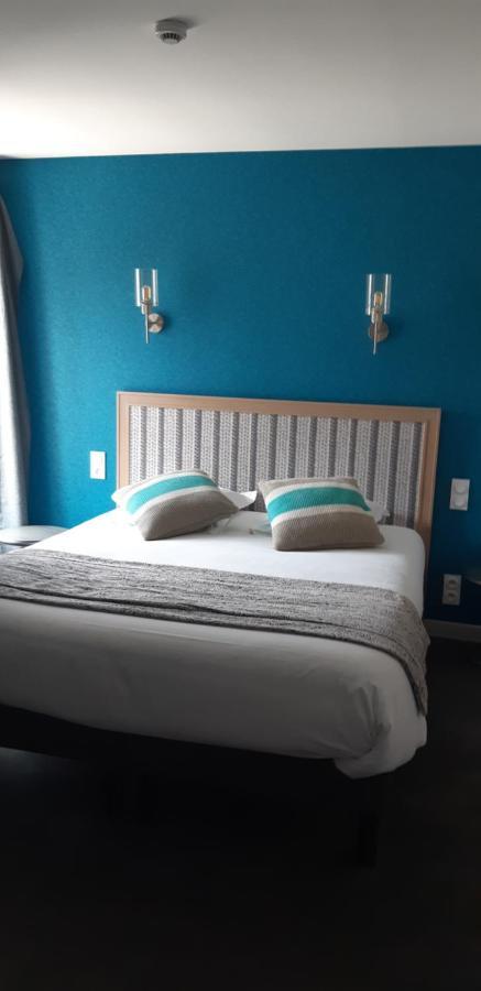 Logis Hotel Le Grand Cerf Ernée Eksteriør billede