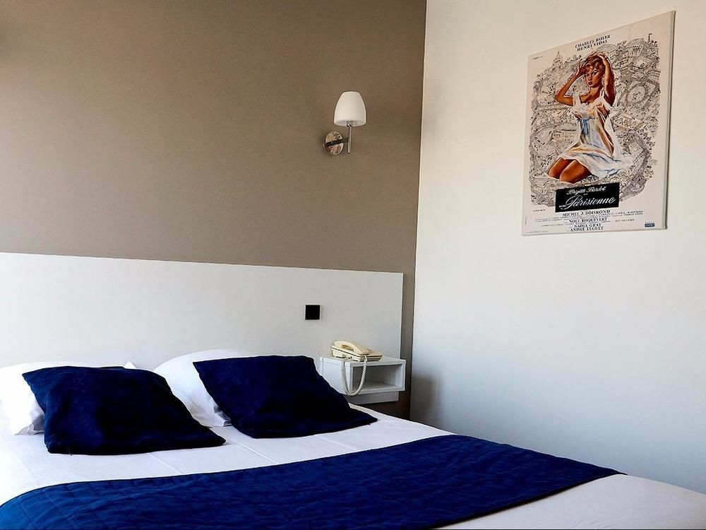 Logis Hotel Le Grand Cerf Ernée Eksteriør billede
