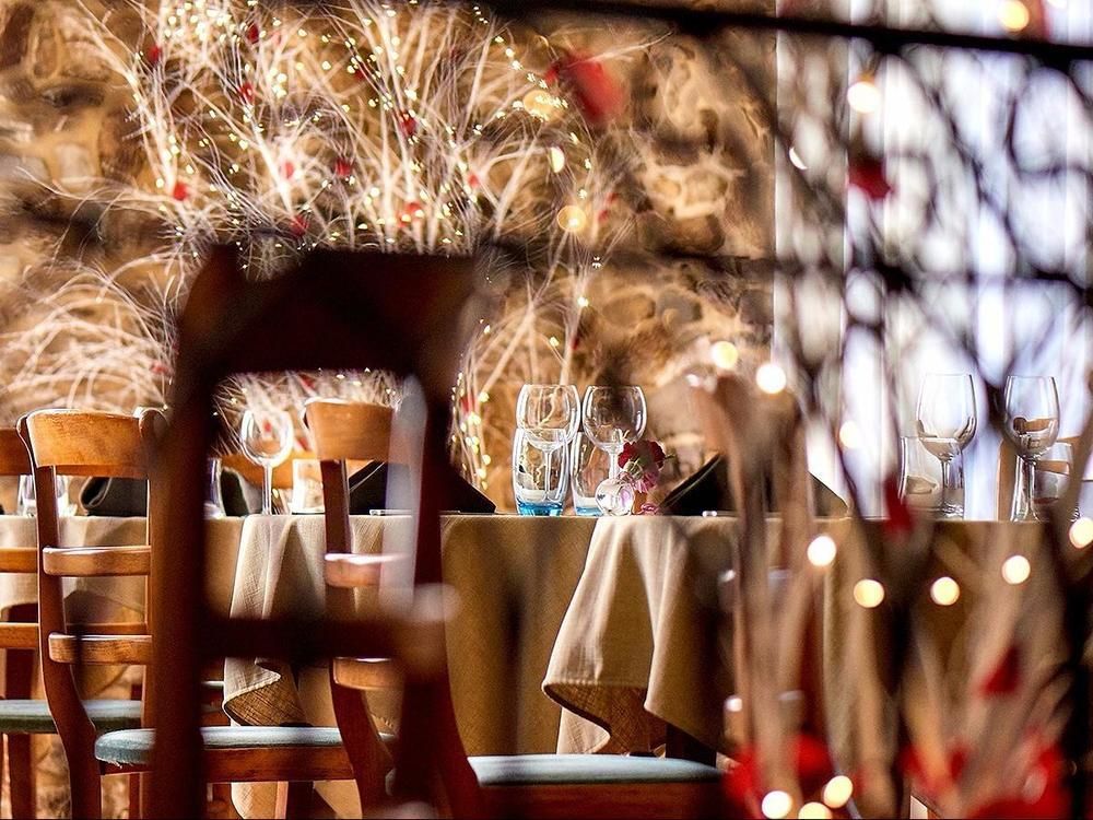 Logis Hotel Le Grand Cerf Ernée Eksteriør billede